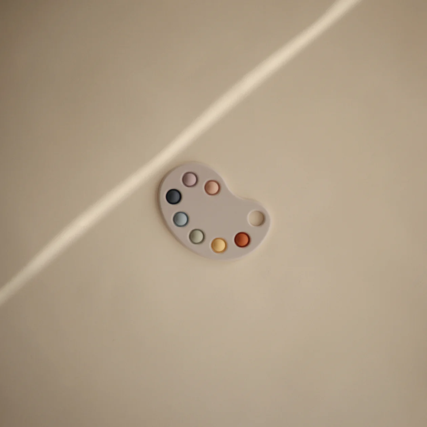 Mushie Malerpalette - Sanselegetøj i silikone