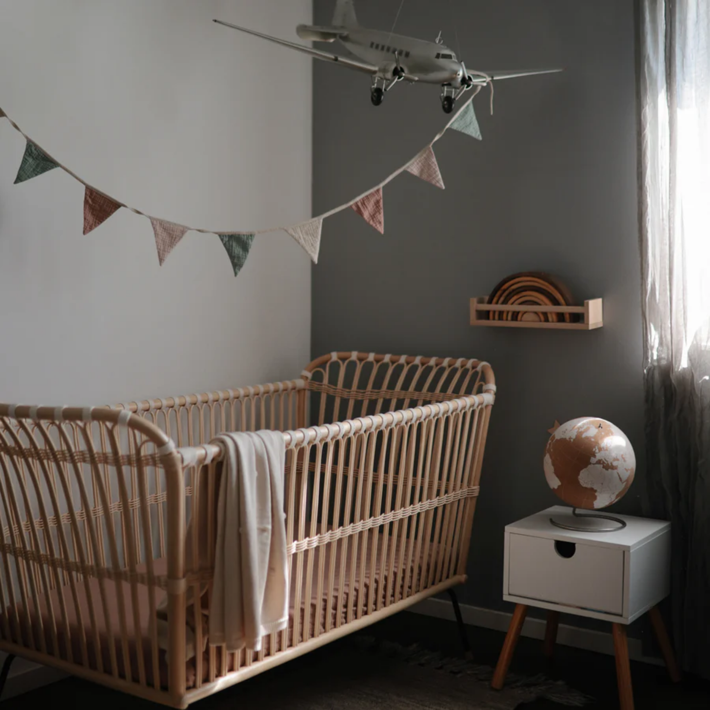 Mushie Baby-Girlander – Stribet i Bløde Farver