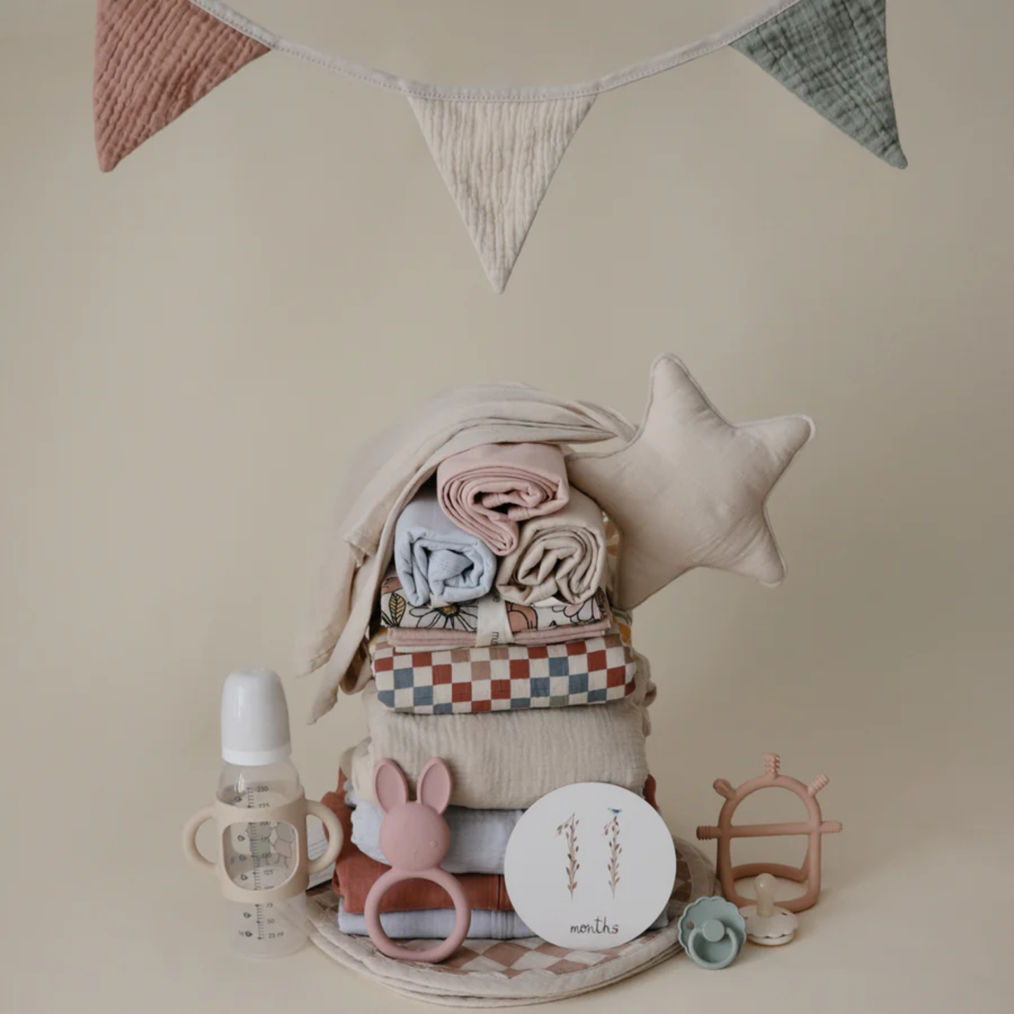 Mushie Baby-Girlander – Stribet i Bløde Farver