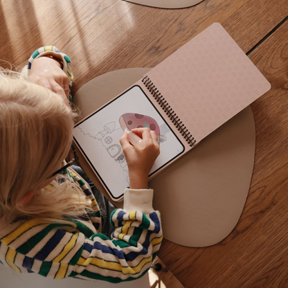 Mushie Genanvendelig Vandmalebog – Køretøjer