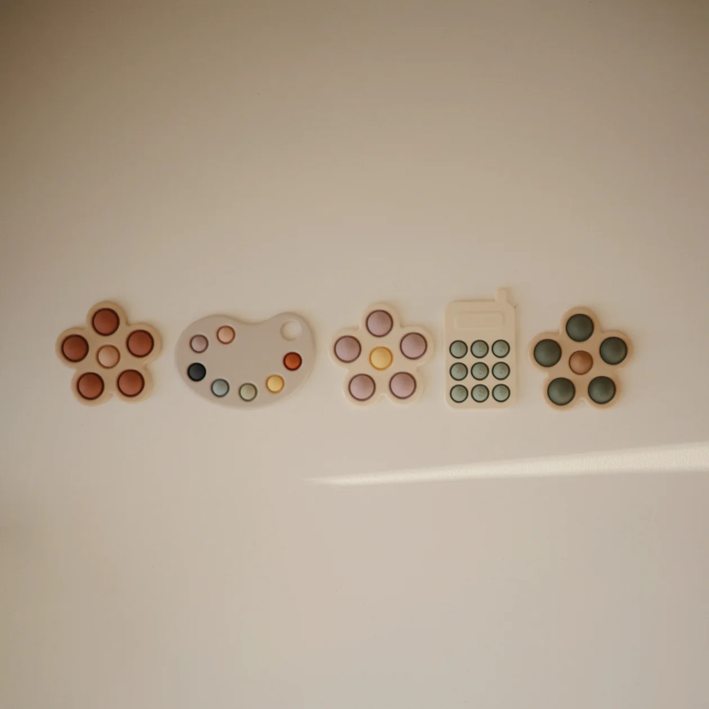 Mushie Malerpalette - Sanselegetøj i silikone