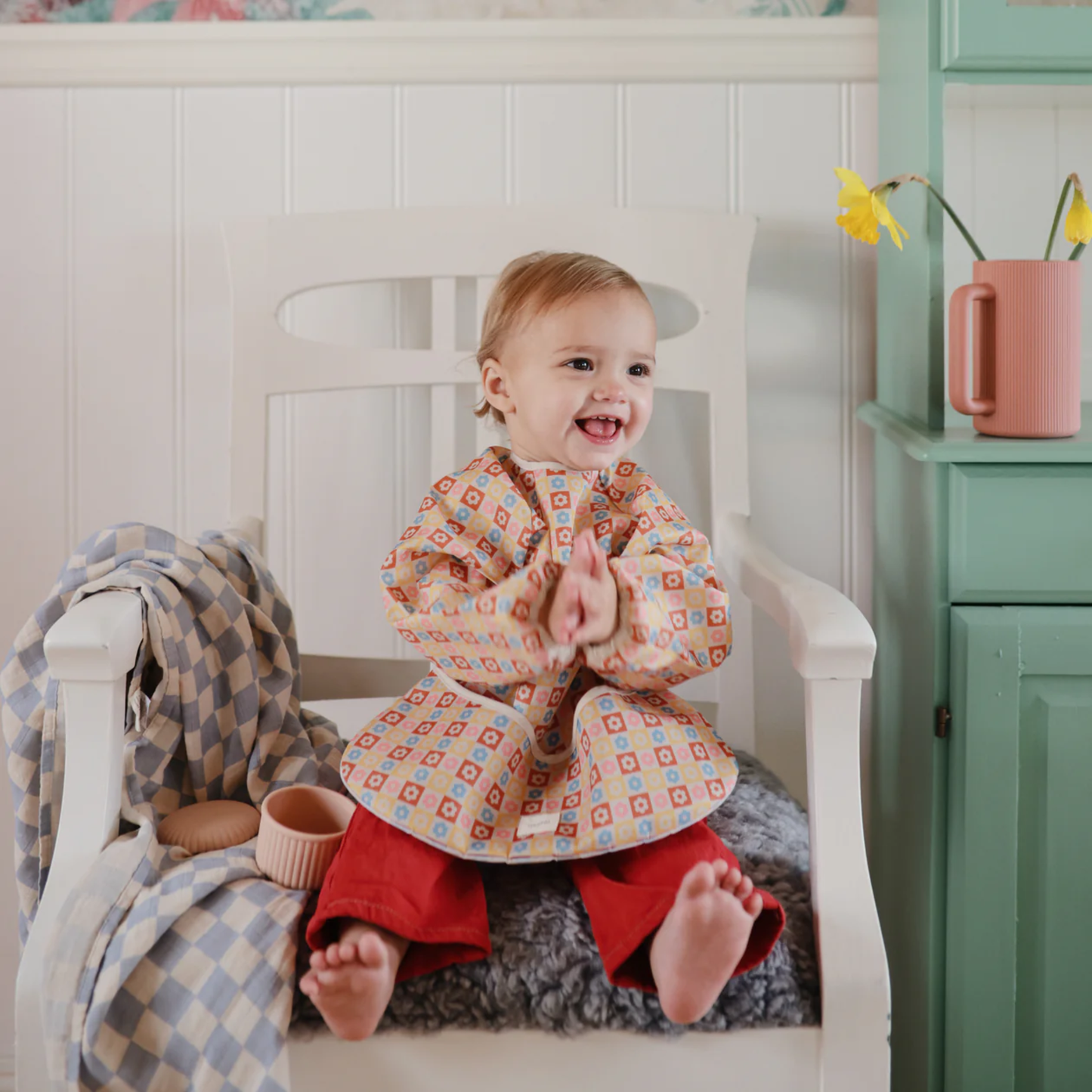 Mushie Langærmet Hagesmæk - Kirsebær